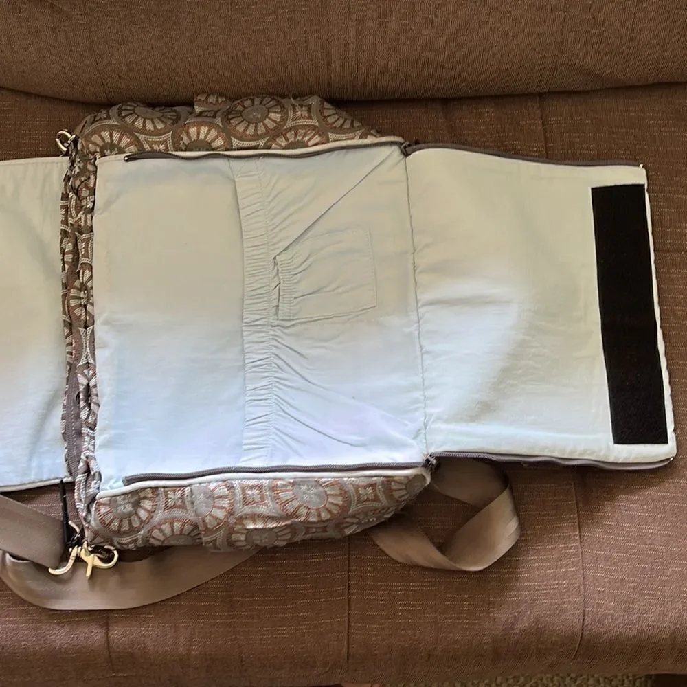 CUTE PETUNIA PICKLE BOTTOM DIAPER BAG/PURSE/BACKPACK